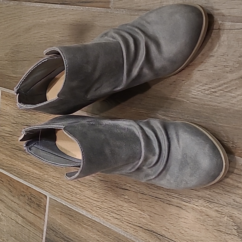 Like new Report Booties